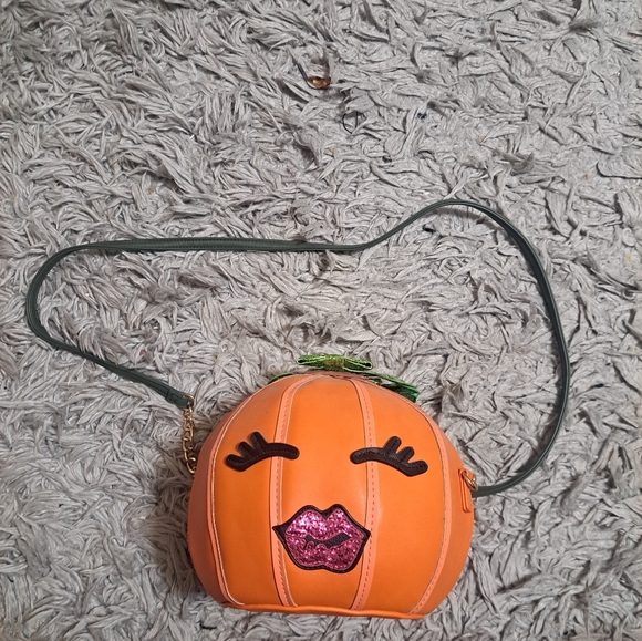 Betsey Johnson Handbags - NWOT Bestey Johnson Pumpkin Purse